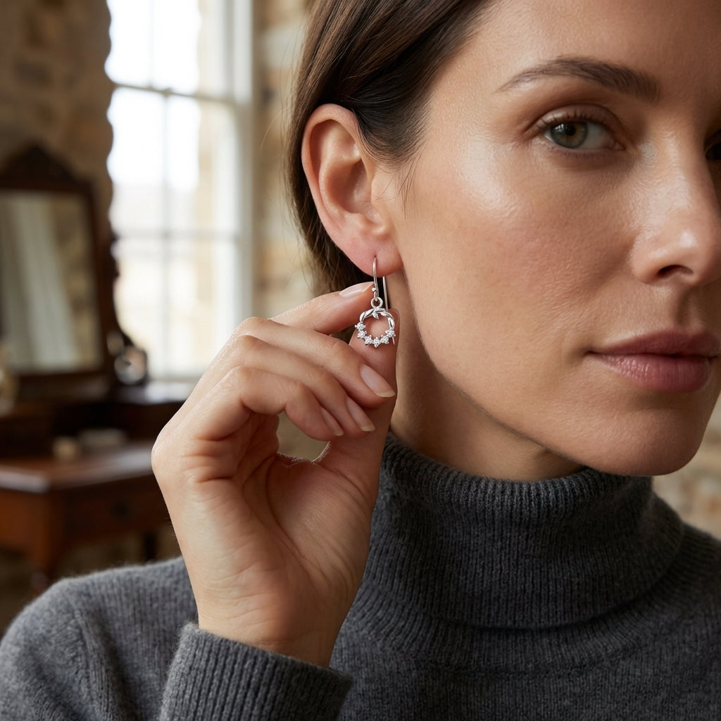 Pendientes de Plata con Corona Navideña y Circonitas Cúbicas
