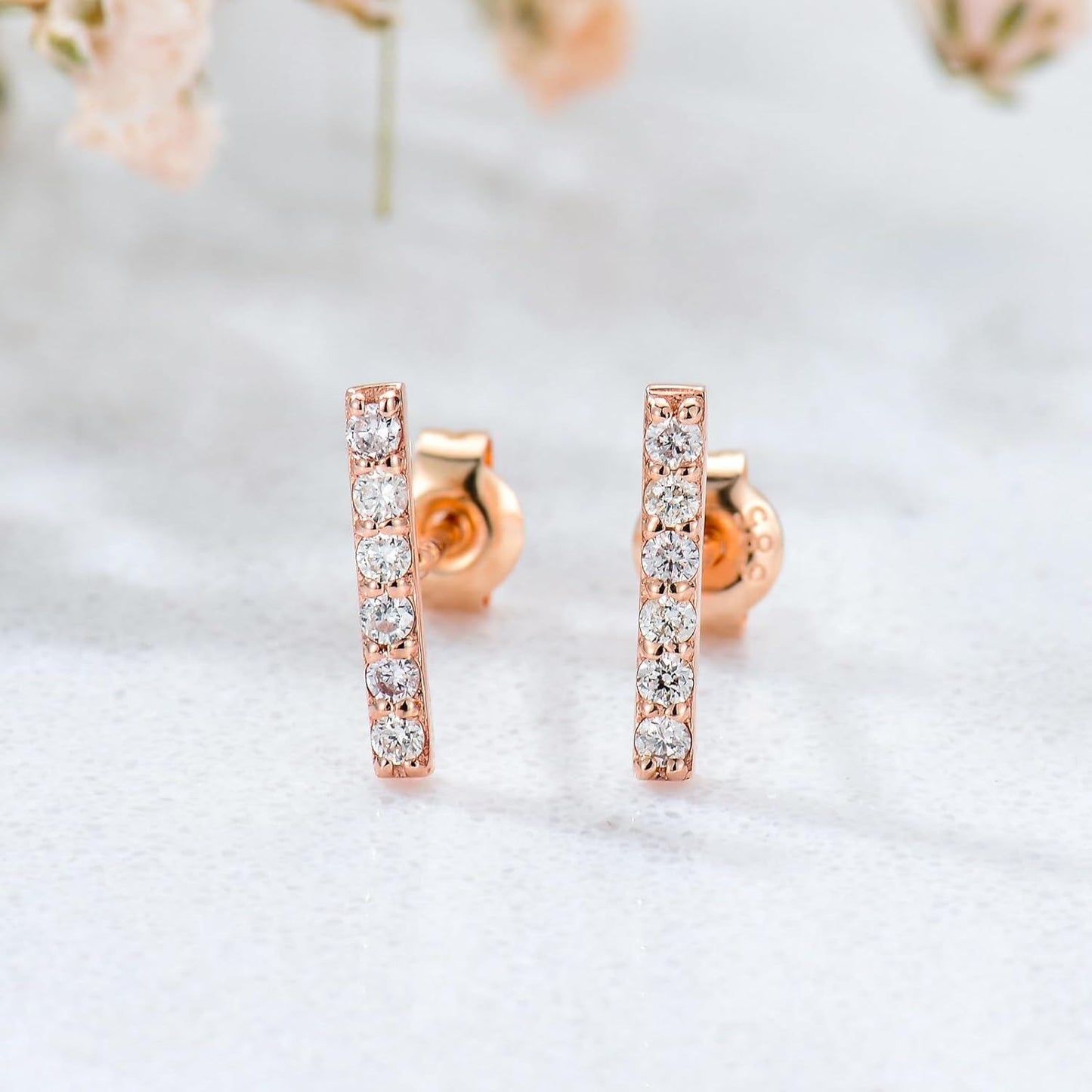 Pendientes de barra de oro blanco de 14 quilates con diamantes naturales de talla redonda de 2 quilates de peso total