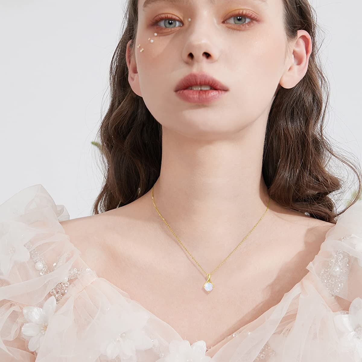 Collares con colgante de ópalo blanco de talla cuadrada y diamantes en oro de 14K al por mayor - Cadena de 16