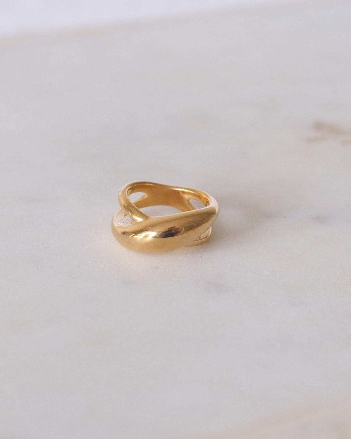 Cleo ring
