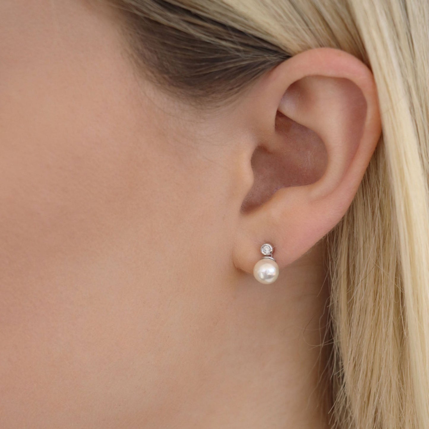 Elegant 9K White Gold Diamond And Pearl Earrings 0.04ct Total