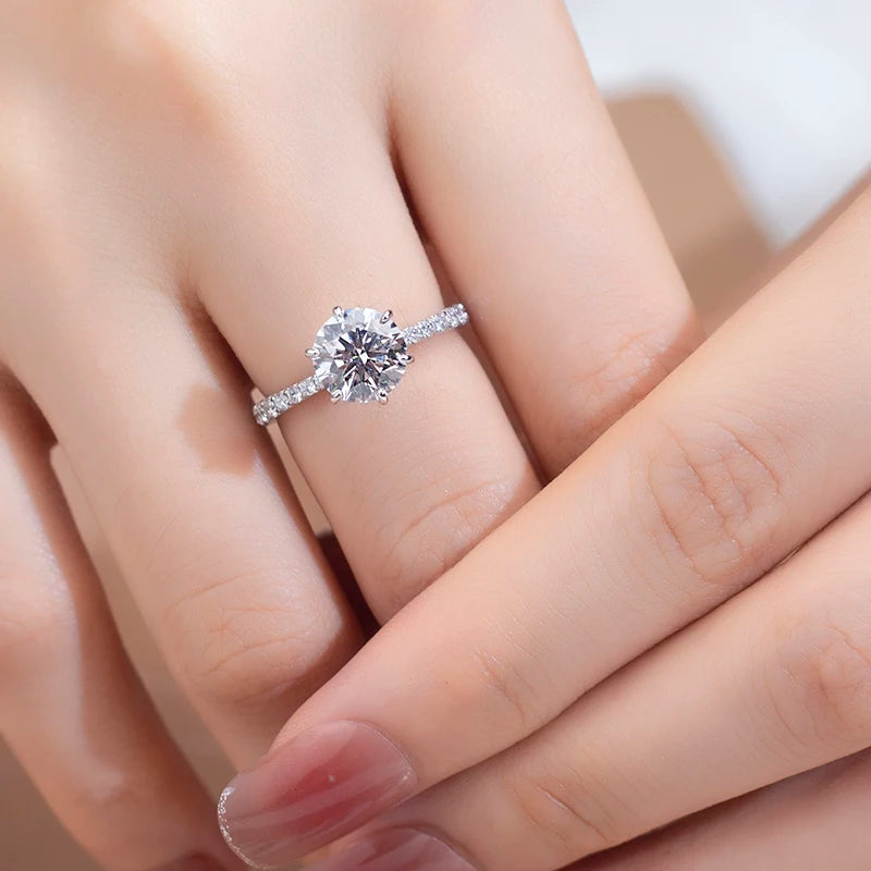 18k Gold  Engagement ring 1.5ct Round Lab Grown Diamond