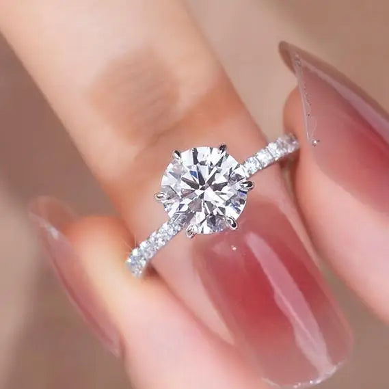 18k Gold  Engagement ring 1.5ct Round Lab Grown Diamond