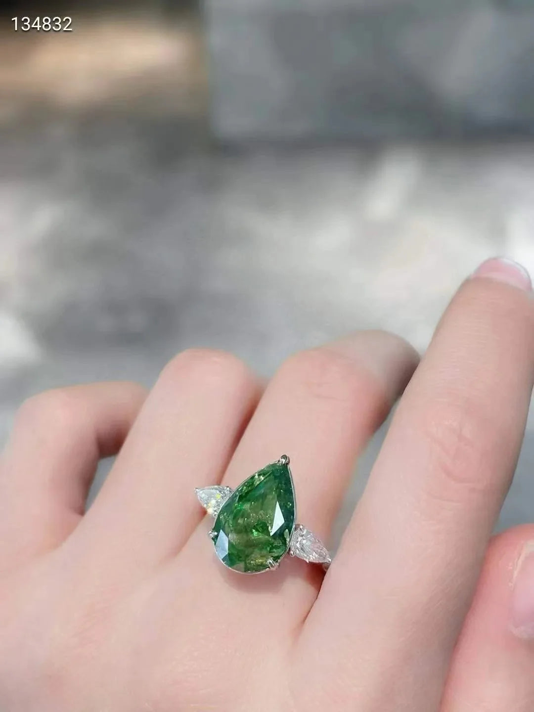 18K White Gold Ringd VS 5.023CT Pear Cut Natural Fancy Green Diamond Women Ring