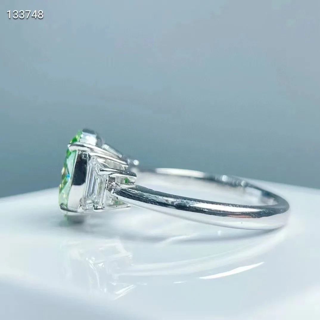 18K White Gold VVS Clarity 3.11Ct Oval Cut Natural Fancy Green Diamond