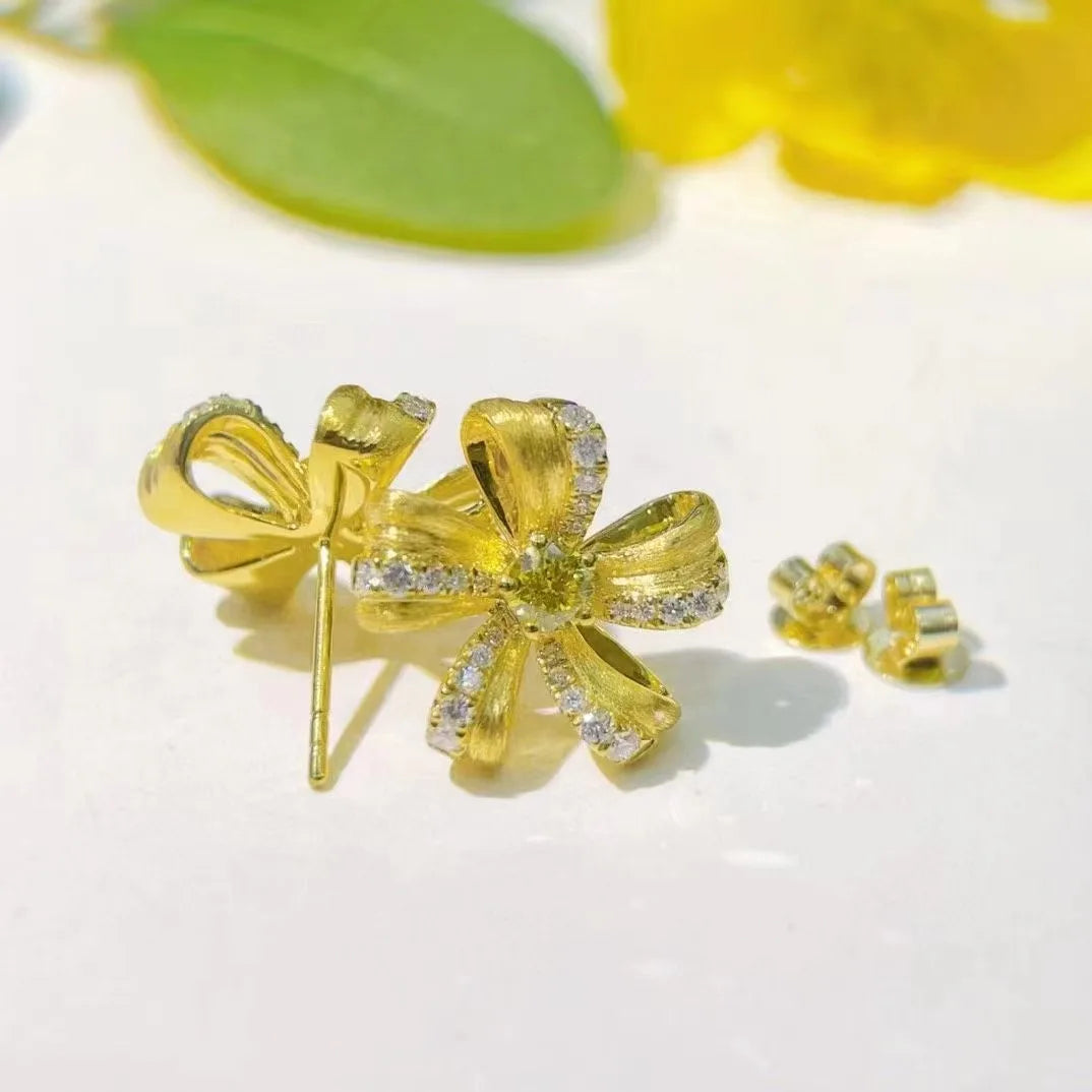 18k  Gold Natural Round Cut 0.39ct VS Fancy Intense Yellow Diamond studs