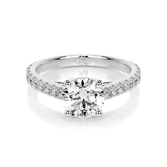 Anillo de compromiso con diamantes de laboratorio talla brillante redonda y engaste de carril (F/Vs) en oro blanco de 14K