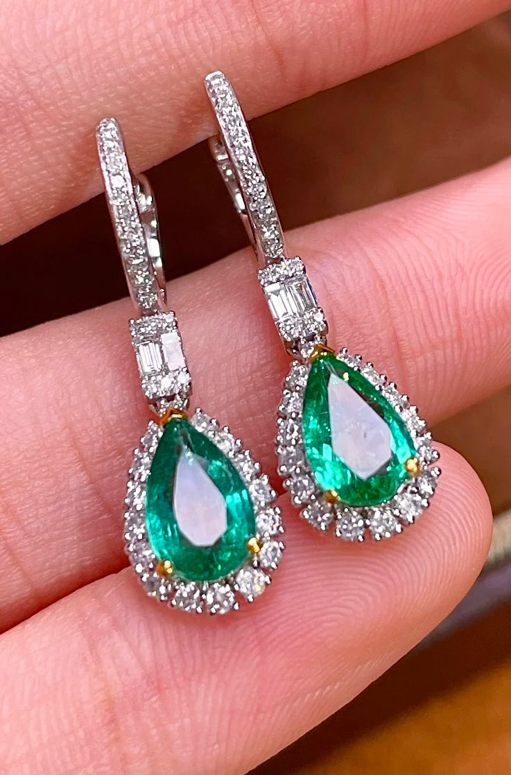 Pt950 Platinum Gold 1.47ct Natural Green Emerald Earrings Studs