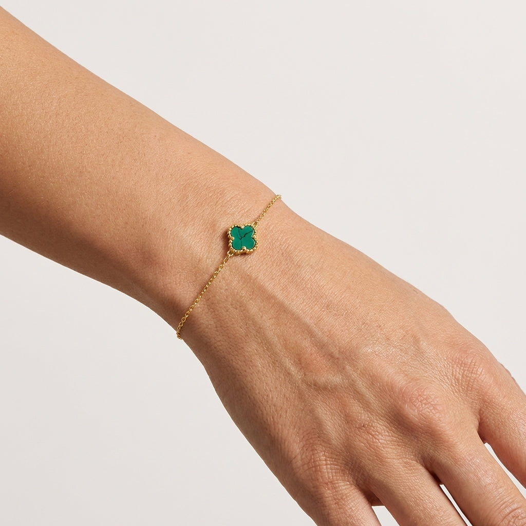 Pulsera de plata de ley con baño de oro de 14k y diseño de flor