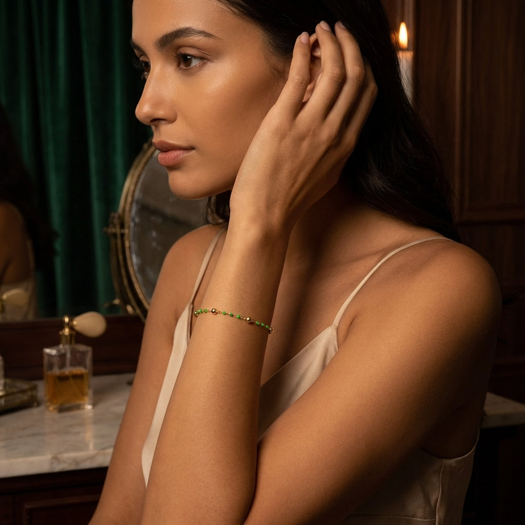 Pulsera de plata esterlina con cuentas y detalles en verde claro